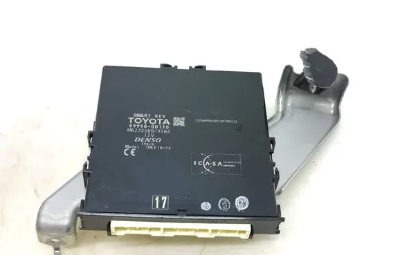 Toyota Yaris Keyless (KESSY) go control unit/module 899900D170 MB2325009504