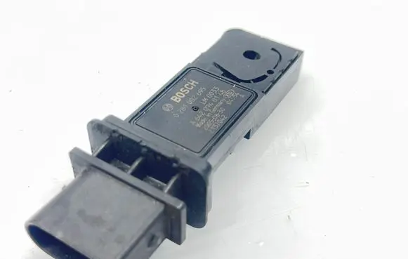 Mercedes-Benz E W211 Mass air flow meter A6420940148