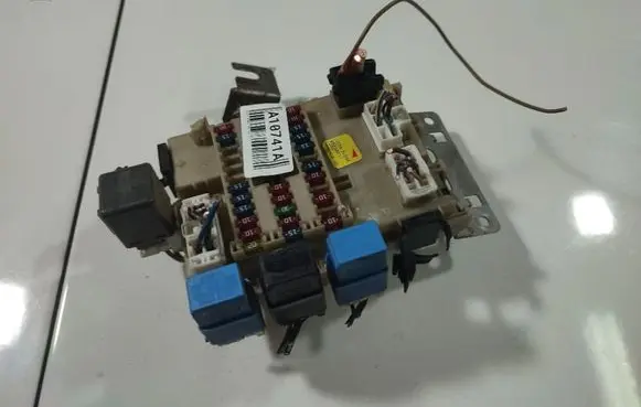 Nissan Almera Tino Fuse box set 24350BU200