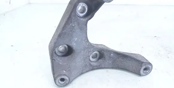 Opel Astra H Engine mounting bracket 8980055390
