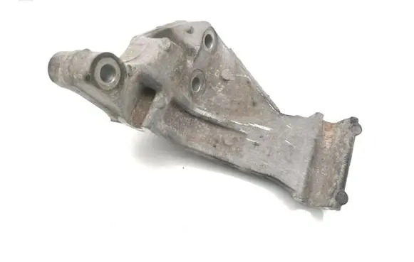 Mazda 3 III Engine mounting bracket S55018371