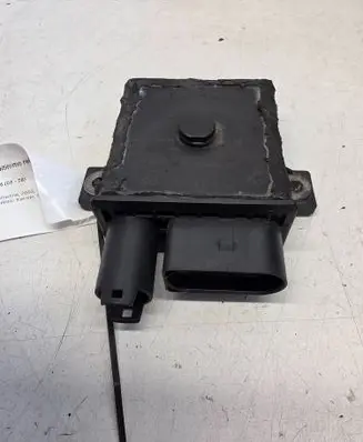 BMW 7 E65 E66 Glow plug pre-heat relay 780120103