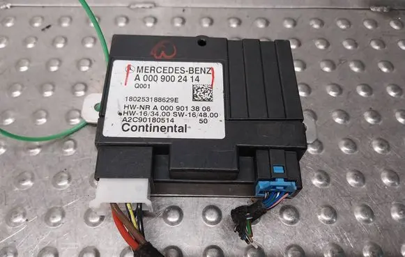 Mercedes-Benz GLC C253 Fuel pump relay A0009002414
