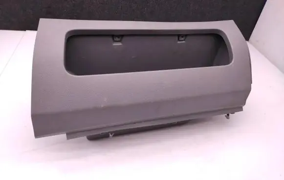Glove box