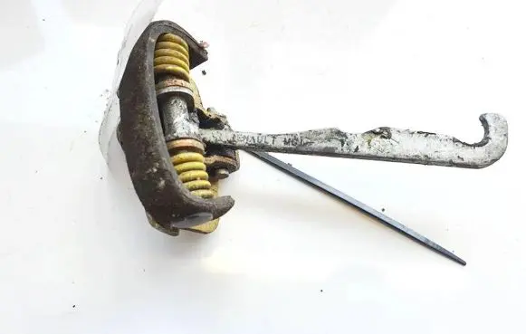 Renault Laguna I Rear door check strap stopper