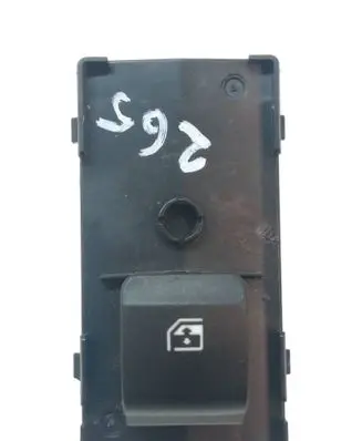 Hyundai Tucson TL Quarter vent window switch 93581N70504X
