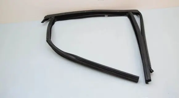 BMW X1 U11 Rubber seal rear door 9451542