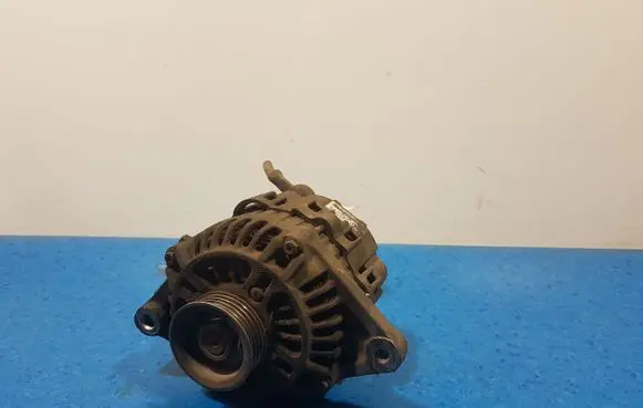 Dacia Sandero Generator/alternator 231002582R