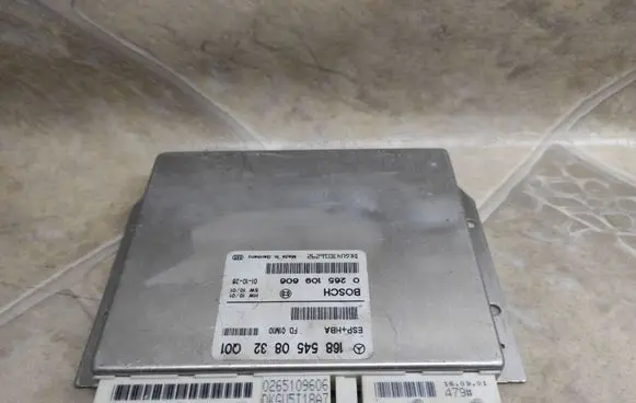 Mercedes-Benz A W168 ABS control unit/module 1685450832 0265109606