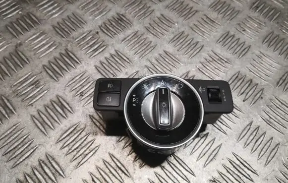 Mercedes-Benz C W204 Light switch 2049058002 A2049058002