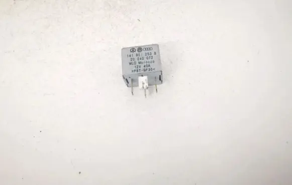 Volkswagen Golf IV Other relay 141951253B 20240072