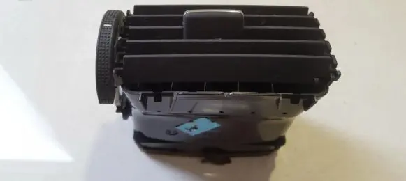 Toyota Avensis T250 Dashboard side air vent grill/cover trim 8494 TSM5512G