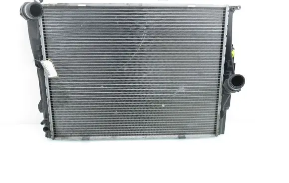 BMW 1 E81 E87 Coolant radiator 2725264