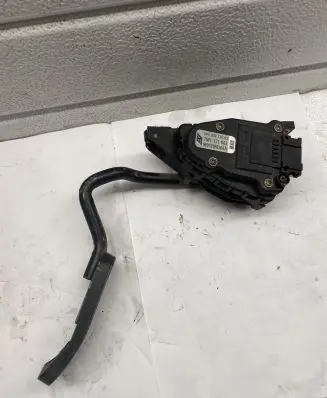 Volkswagen Sharan Accelerator throttle pedal 7M1721603