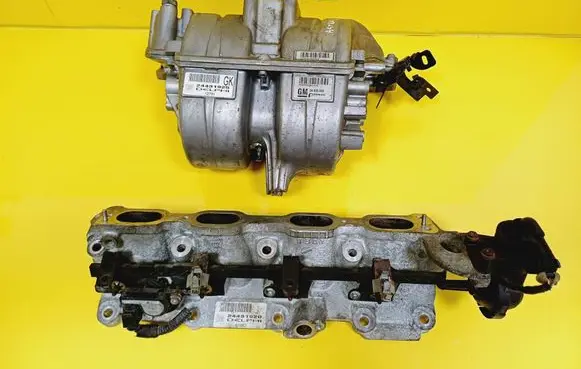 Opel Zafira B Intake manifold 24435069 24431920 24431925
