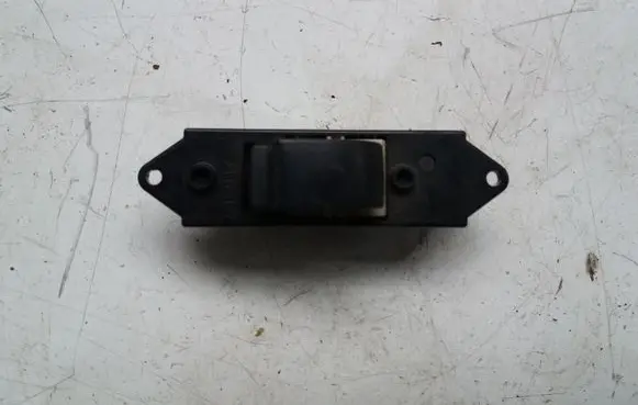 Mitsubishi Colt Electric window control switch MR587944