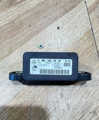 Mercedes-Benz C AMG W204 ESP acceleration yaw rate sensor 0055421918 10170106303 A0055421918