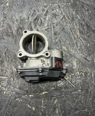 BMW 5 F10 F11 Throttle valve 10378517 7810752 83690