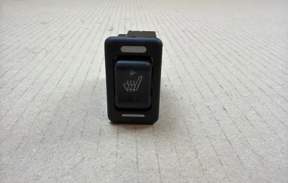 Nissan Navara D22 Seat heating switch 