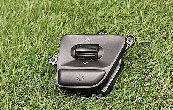 KIA Ceed Steering wheel buttons/switches 49D29H1400