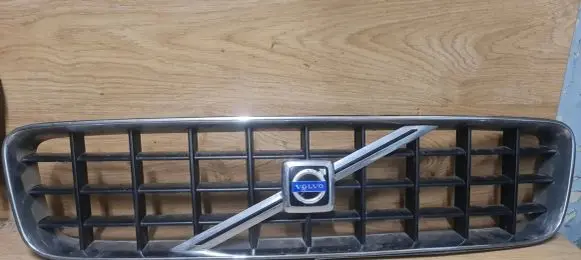 Volvo XC90 Front grill 8620641