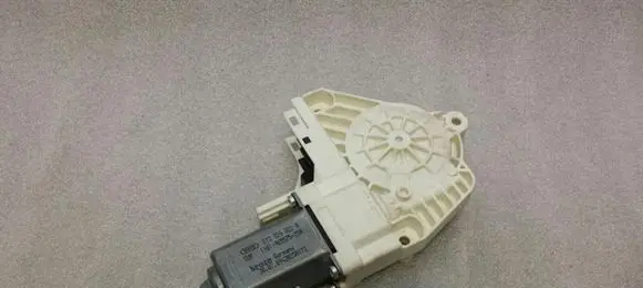Audi S5 Front door window regulator motor 8T0959802B