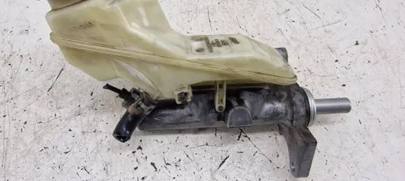 Toyota Corolla E120 E130 Master brake cylinder 74471251
