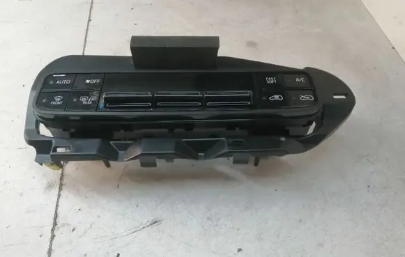 Toyota Auris E180 Climate control unit 5546802030