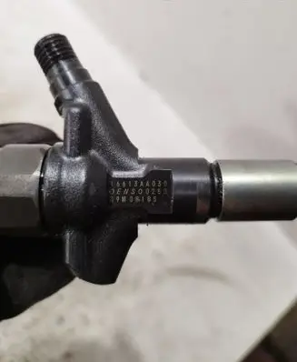 Subaru Impreza III Fuel injector 16613AA030 09M08185