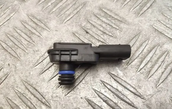 BMW X5 G05 Fuel pressure sensor 16118482293