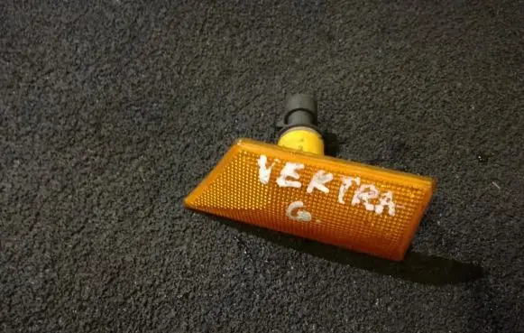 Opel Vectra C Front fender indicator light 09180873