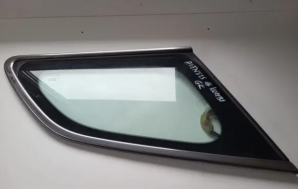 Toyota Avensis T270 Rear side window