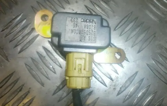 Mazda 323 F Airbag deployment crash/impact sensor B25D57KCOA