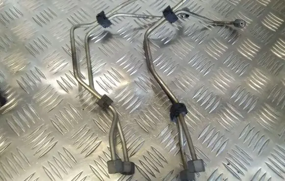Citroen C4 I Fuel main line pipe