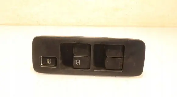 Nissan Qashqai Electric window control switch