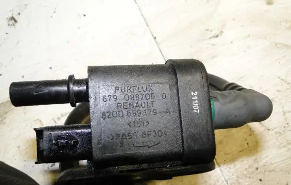 Renault Laguna III Fuel tank valve 6790887050 8200699179A
