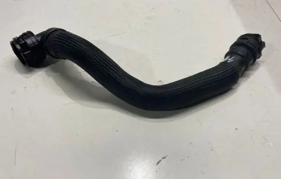 Peugeot 3008 II Engine coolant pipe/hose 9804058880