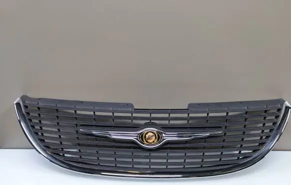 Chrysler Grand Voyager IV Front bumper upper radiator grill 4857300AA