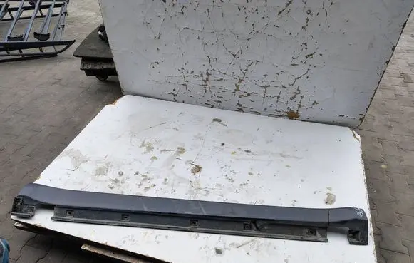 Mercedes-Benz ML W164 Foot area side trim 
