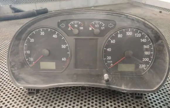 Volkswagen Polo Speedometer (instrument cluster)