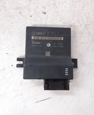 Audi A6 S6 C6 4F Gateway control module 4F0907468D