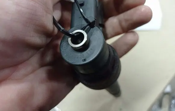 Opel Astra H Fuel injector 0445110174