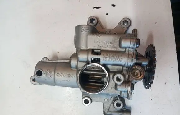 Volvo V70 Oil pump 16804701