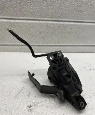 Volkswagen Transporter - Caravelle T5 Accelerator throttle pedal bracket 7H2723503