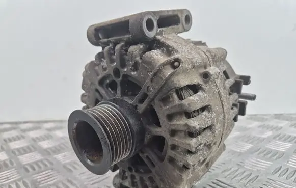 Mercedes-Benz C W204 Generator/alternator A0009067702 FG18S128