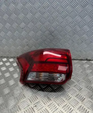 Mitsubishi Outlander Rear/tail lights 8330B173