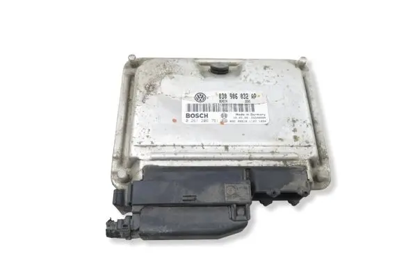 Volkswagen Polo III 6N 6N2 6NF Engine control unit/module 030906032AP 0261206751