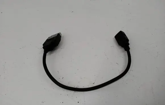Mercedes-Benz CLS C219 USB socket connector A0018276704