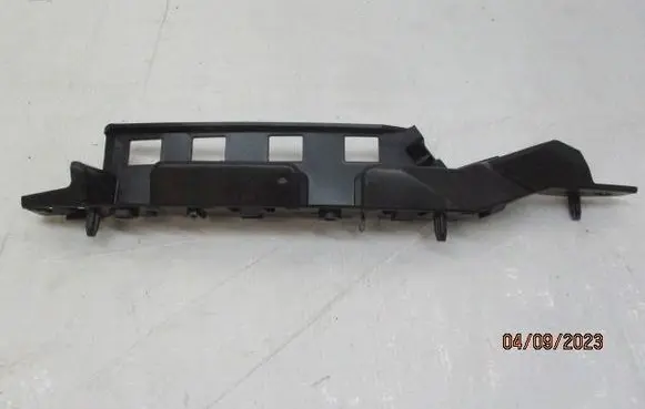 Citroen DS7 Crossback Fender mounting bracket 9816814780