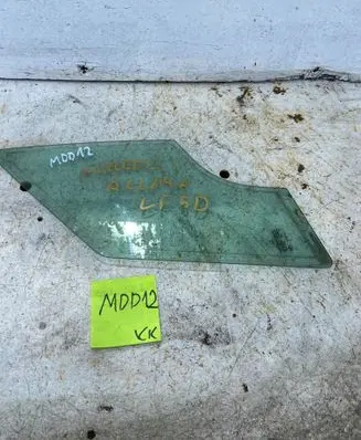 Mercedes-Benz A W168 Front door window glass four-door 43R001057 E000184 DOT27AS2M23100